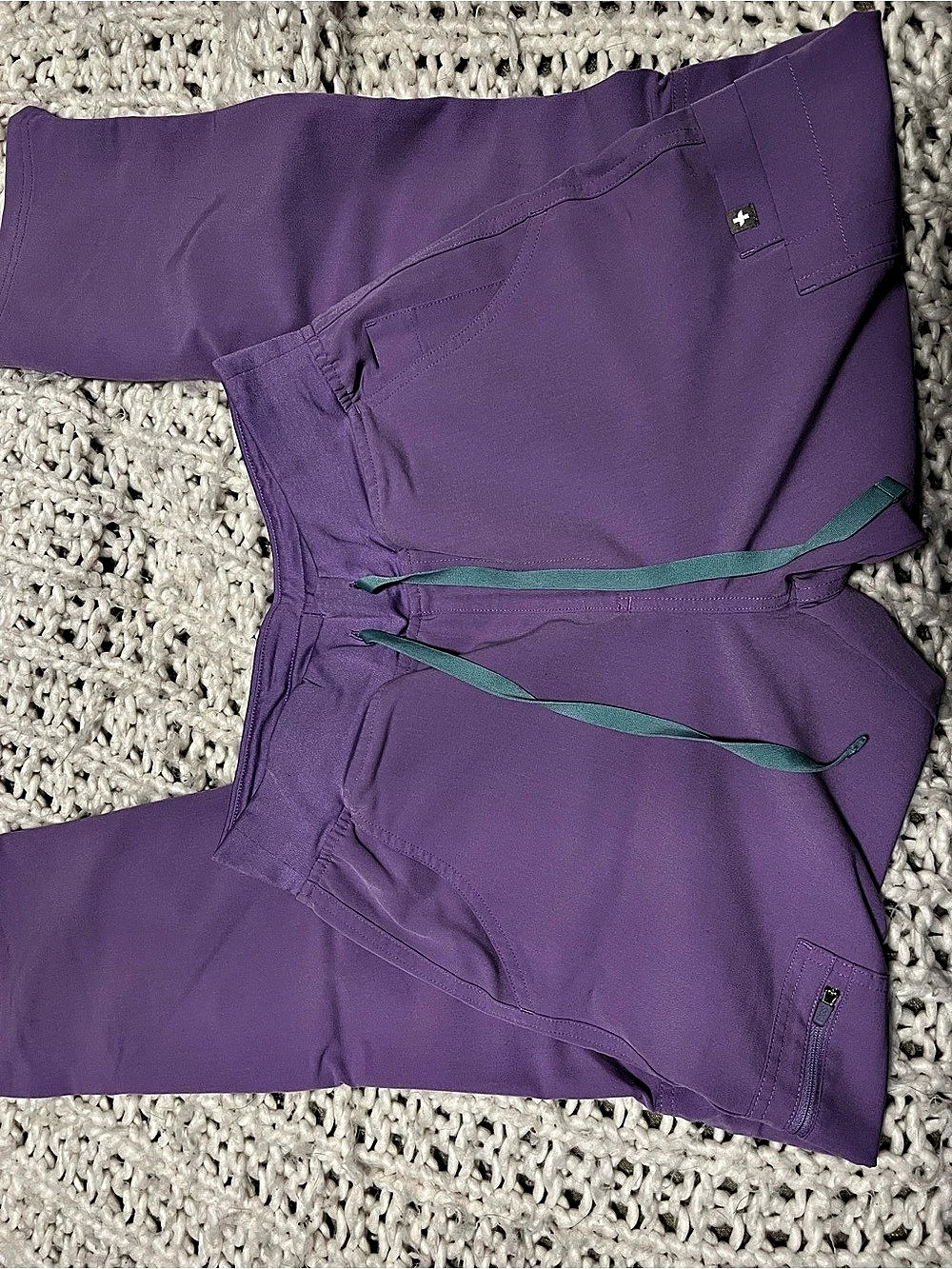 FIGS Yola Skinny Scrub Pants Athletic Shorts in Purple